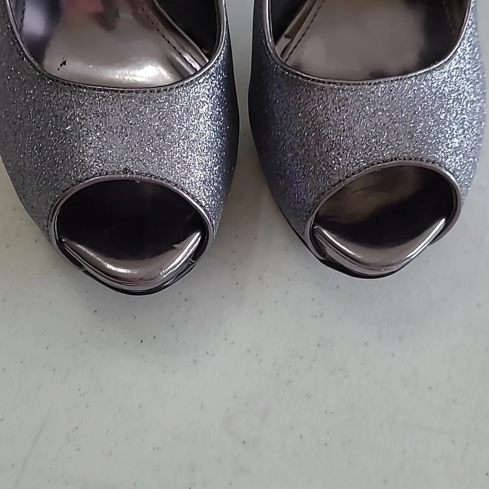 Jacqueline Ferrar Dark Grey/Silver Glitter platform heels size 8
